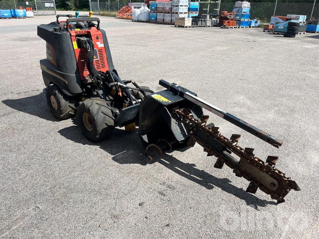 Ditch Witch R300 - Траншеекопатель: фото 3 Ditch Witch R300 - Траншеекопатель: фото 3