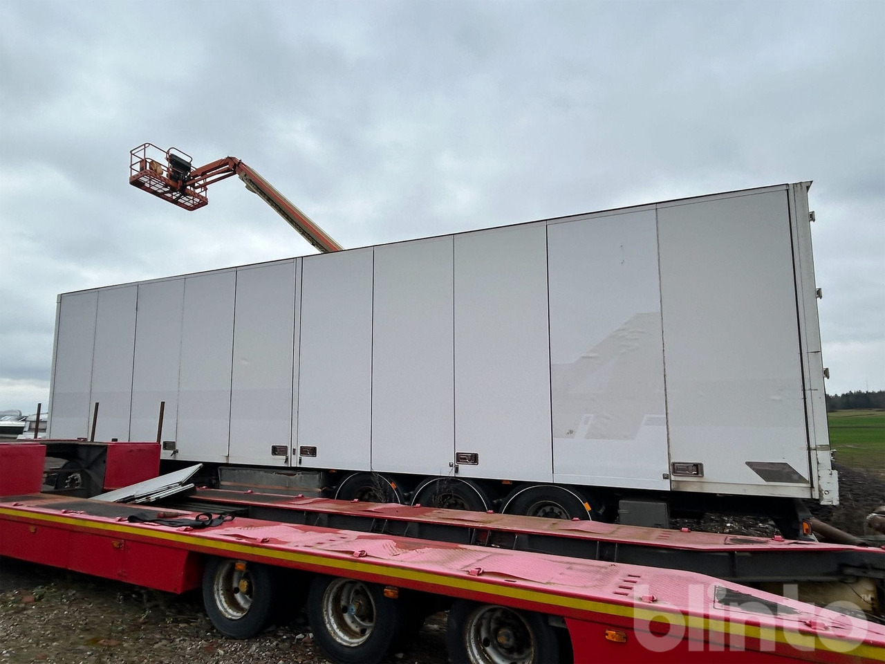 Ekeri/Krone - Полуприцеп-фургон, Прицеп подкатная тележка: фото 4 Ekeri/Krone - Полуприцеп-фургон, Прицеп подкатная тележка: фото 4