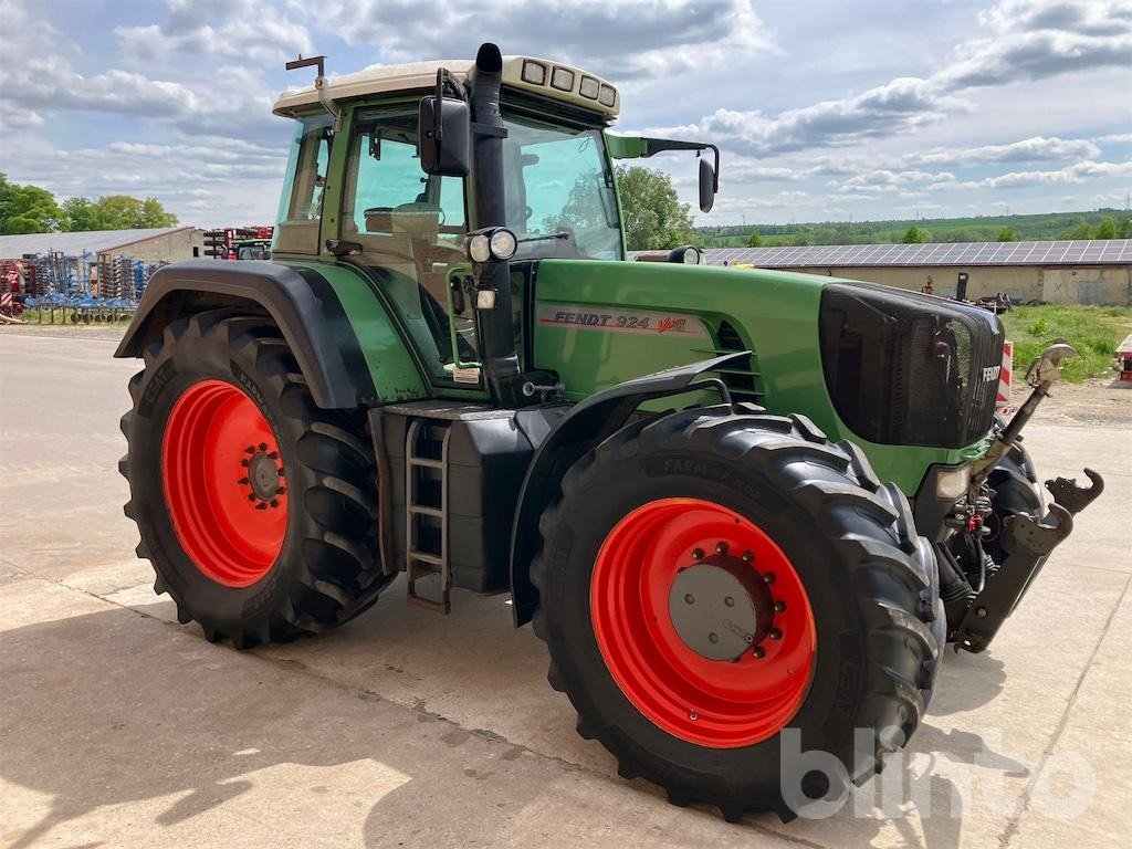 Fendt 924 Vario TMS (2004) - Трактор: фото 2 Fendt 924 Vario TMS (2004) - Трактор: фото 2