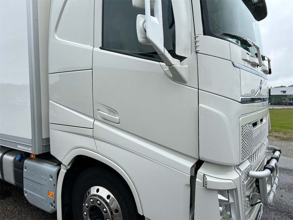 Грузовик VOLVO FH 4*2: фото 15