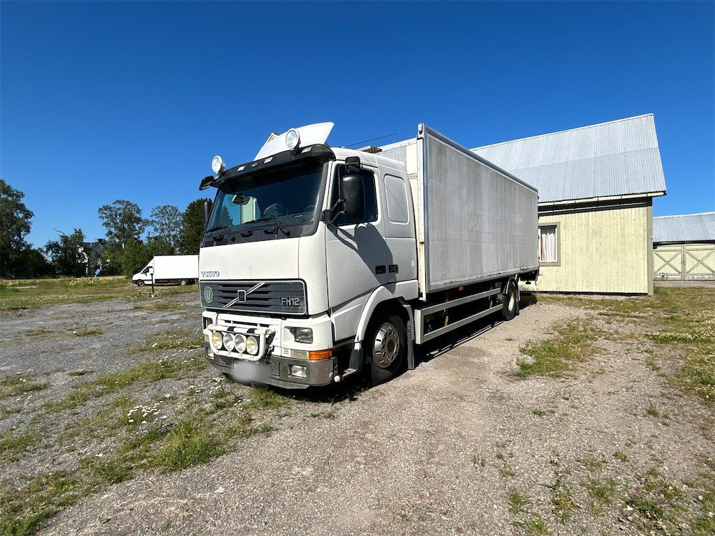 VOLVO FH12 4X2 - Грузовик: фото 1 VOLVO FH12 4X2 - Грузовик: фото 1
