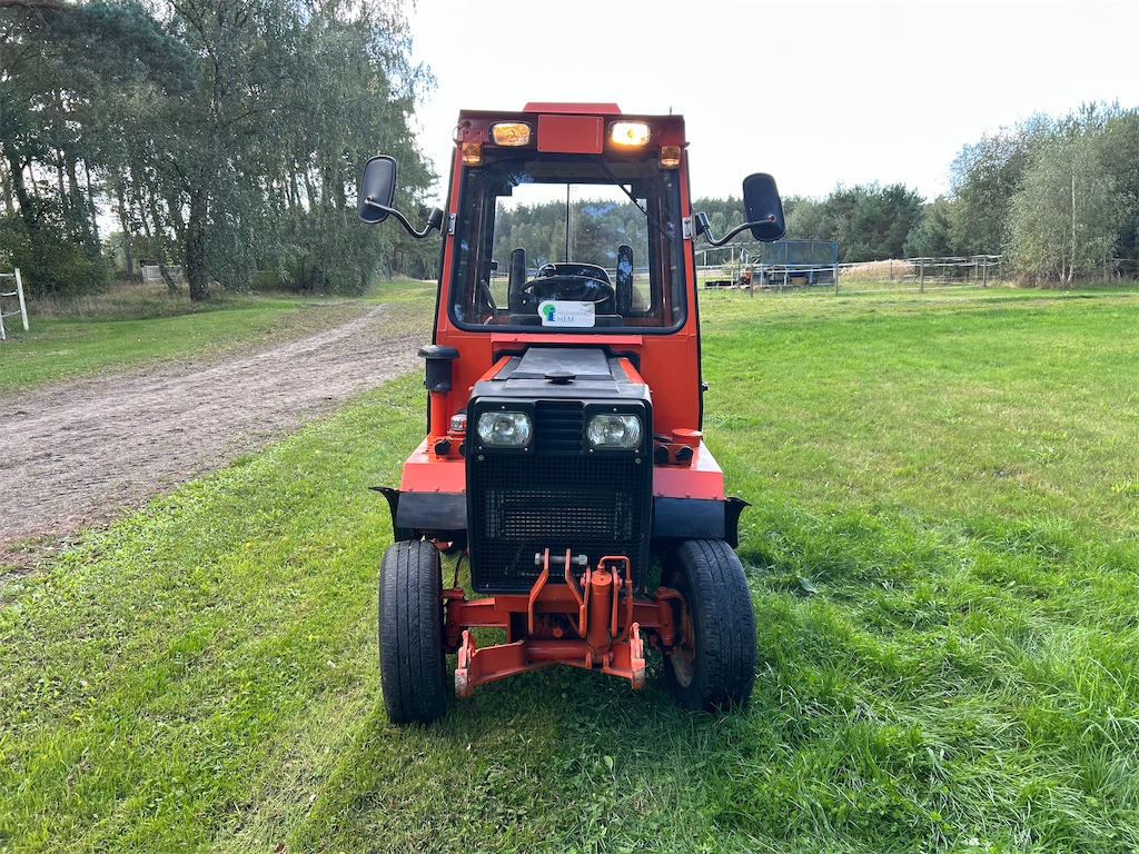 HOLDER P70C-460 - Коммунальный трактор: фото 2 HOLDER P70C-460 - Коммунальный трактор: фото 2