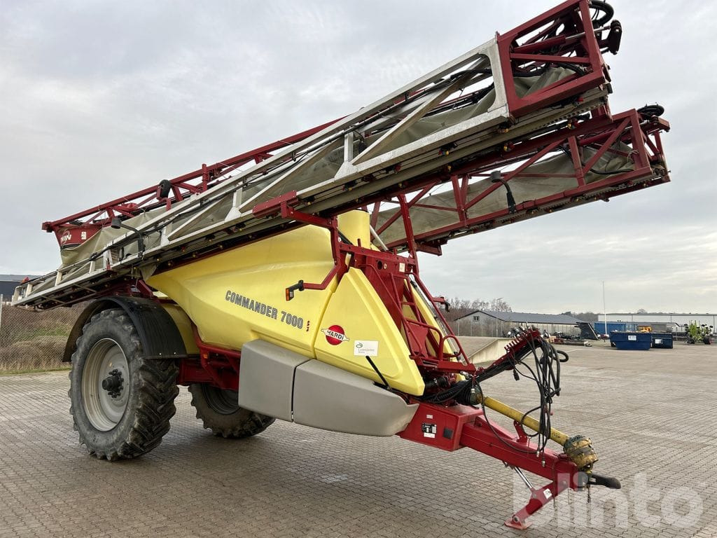 Hardi Commander CM11 7000 I - Nybesiktigad - Опрыскиватель: фото 3 Hardi Commander CM11 7000 I - Nybesiktigad - Опрыскиватель: фото 3