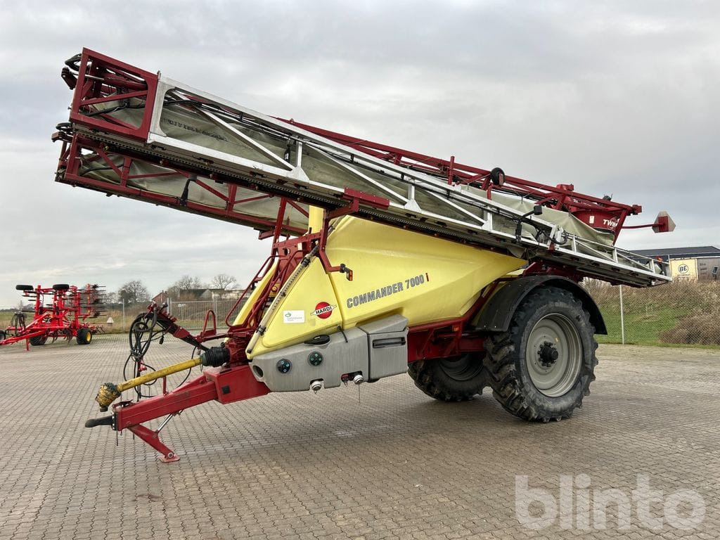 Hardi Commander CM11 7000 I - Nybesiktigad - Опрыскиватель: фото 1 Hardi Commander CM11 7000 I - Nybesiktigad - Опрыскиватель: фото 1