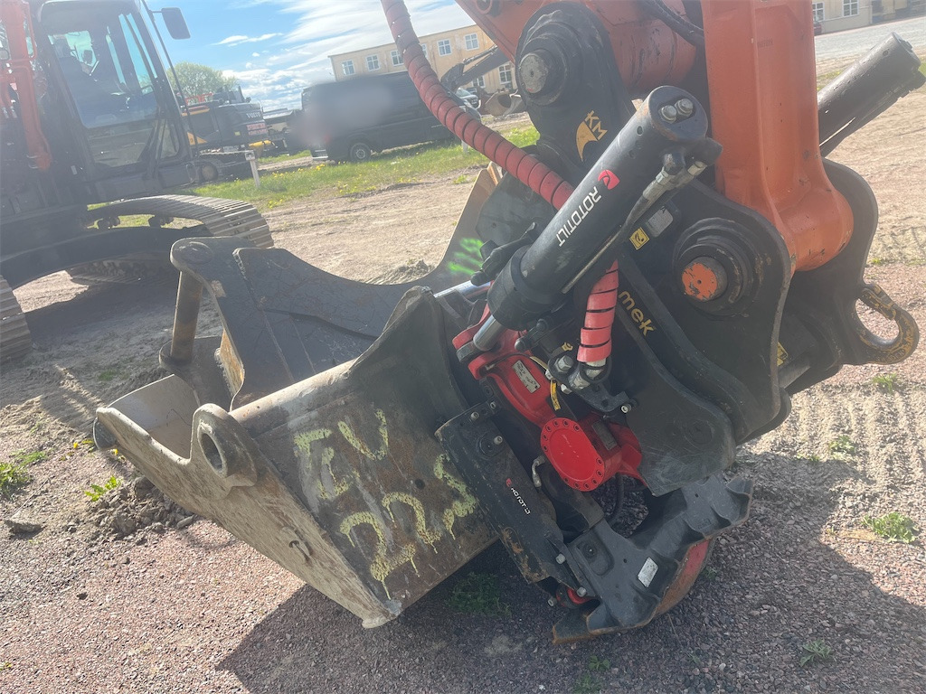 Гусеничный экскаватор Hitachi ZX225USLC-7: фото 22