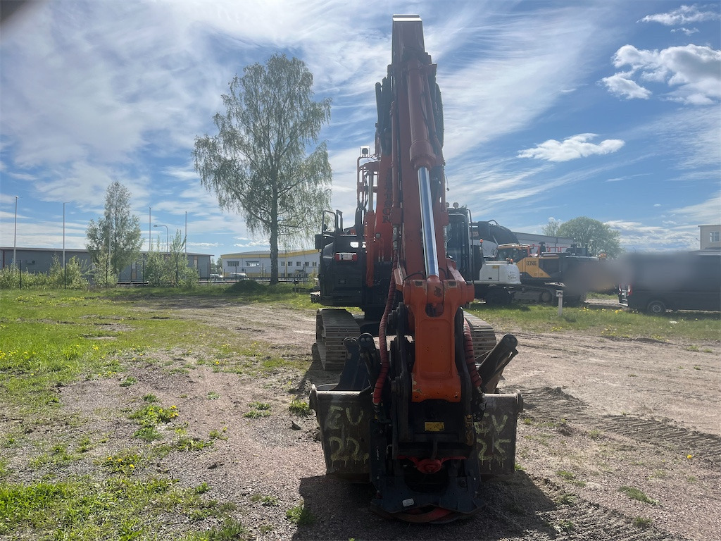 Hitachi ZX225USLC-7 - Гусеничный экскаватор: фото 4 Hitachi ZX225USLC-7 - Гусеничный экскаватор: фото 4