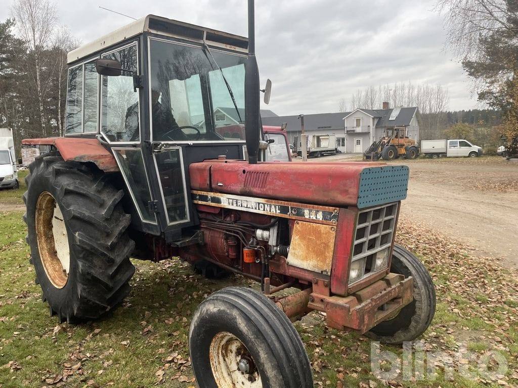 INTERNATIONAL 844 - Трактор: фото 4 INTERNATIONAL 844 - Трактор: фото 4