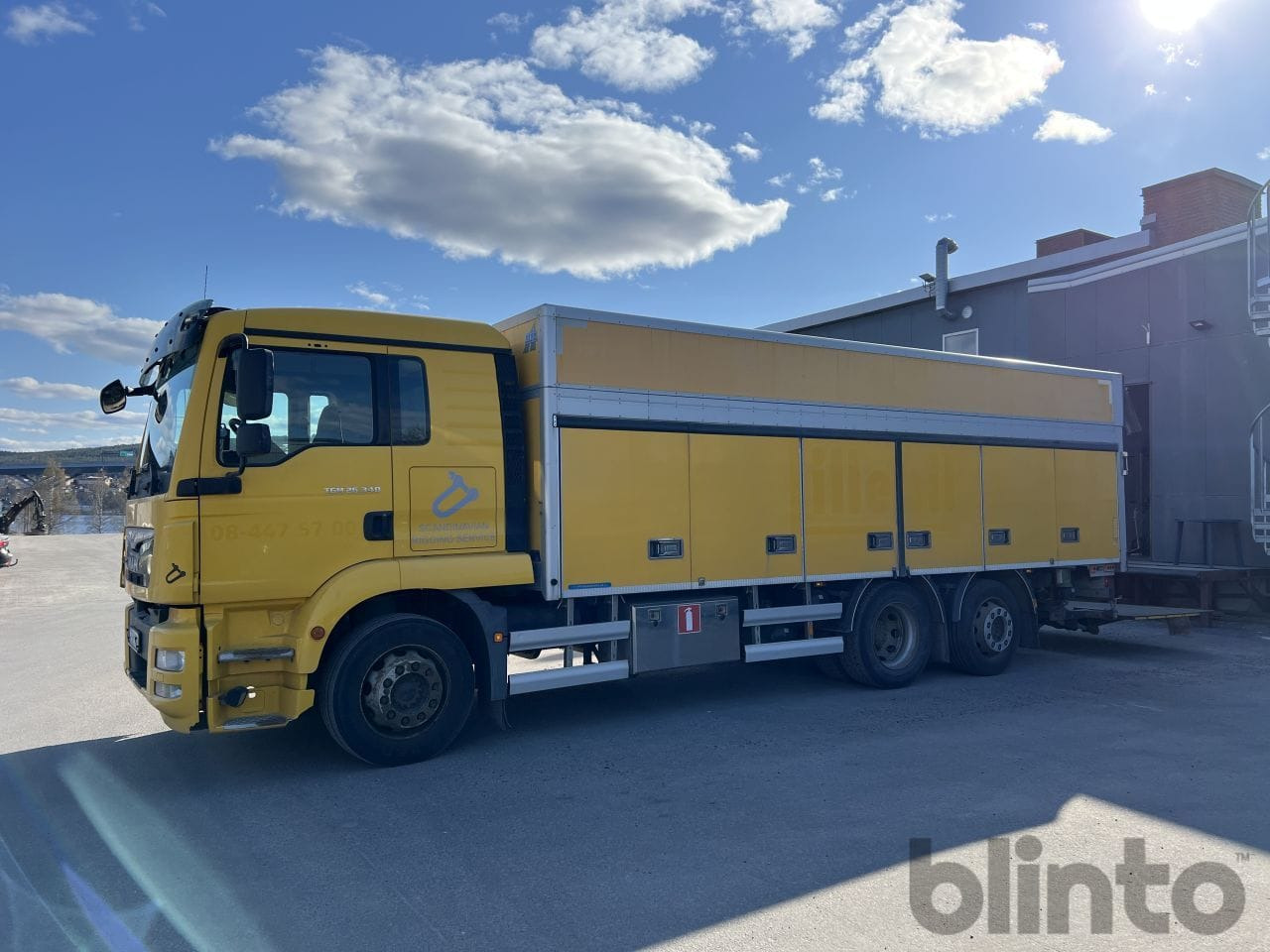 MAN TGM 26.340 6X2 - Грузовик с закрытым кузовом: фото 1 MAN TGM 26.340 6X2 - Грузовик с закрытым кузовом: фото 1