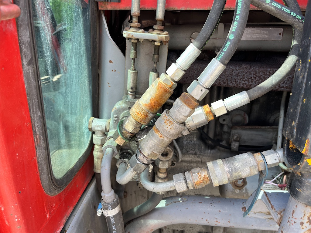 Трактор MASSEY FERGUSON 575-2 8V: фото 20