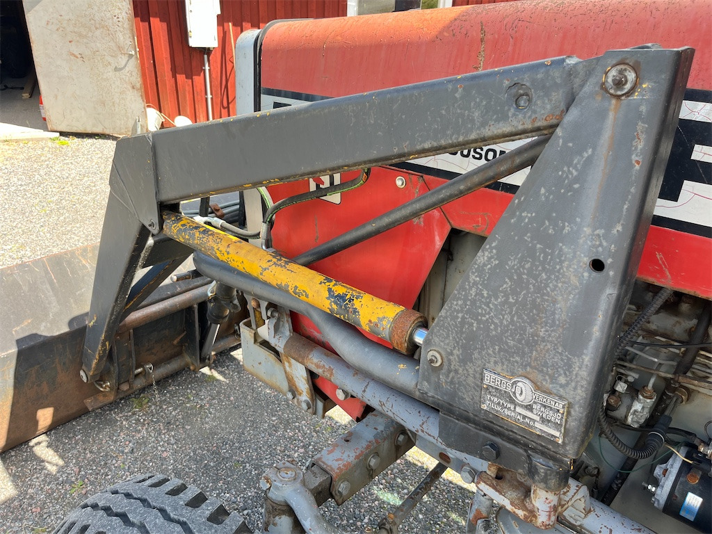 Трактор MASSEY FERGUSON 575-2 8V: фото 18
