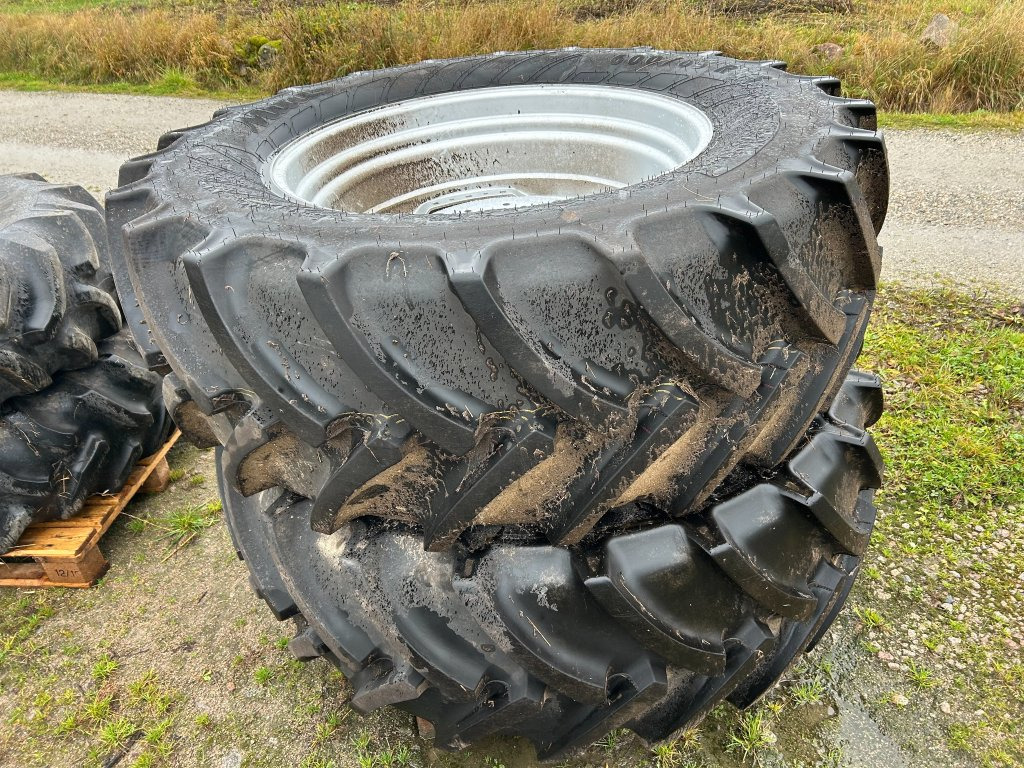 Mitas 600/65 R38 - Колесо для Сельскохозяйственной техники: фото 1 Mitas 600/65 R38 - Колесо для Сельскохозяйственной техники: фото 1