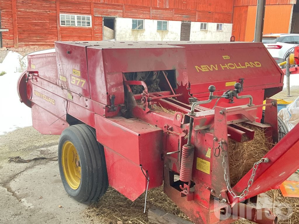 New Holland 377 - Пресс-подборщик тюковый: фото 3 New Holland 377 - Пресс-подборщик тюковый: фото 3