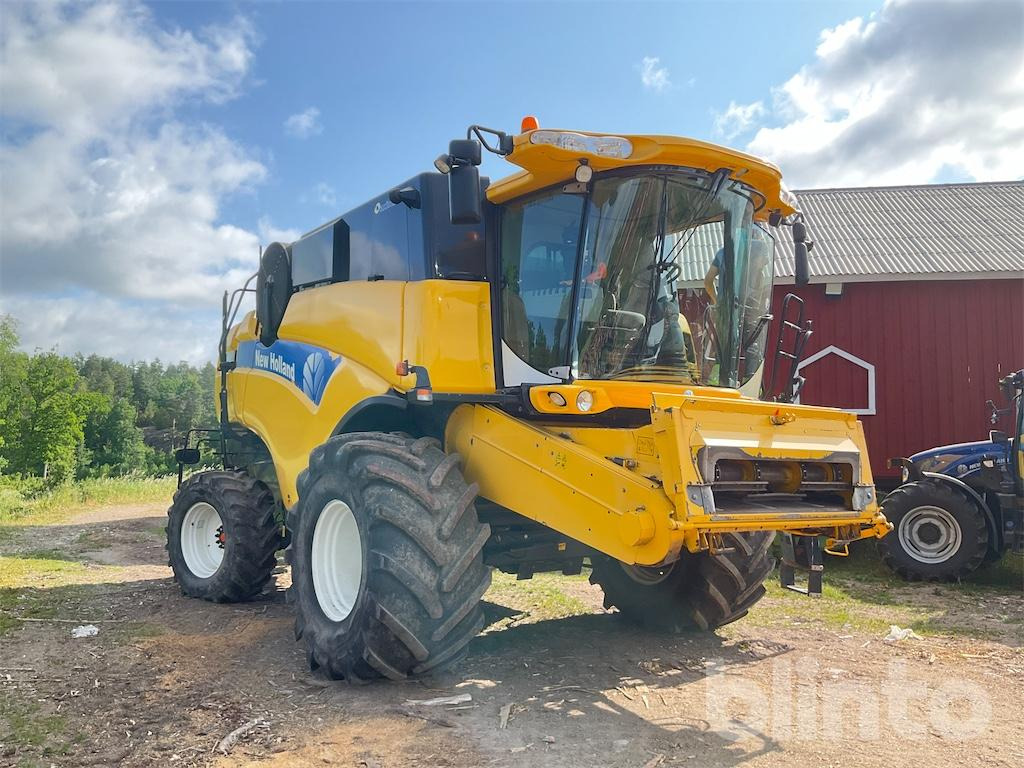 New Holland CX8060 - Зерноуборочный комбайн: фото 2 New Holland CX8060 - Зерноуборочный комбайн: фото 2