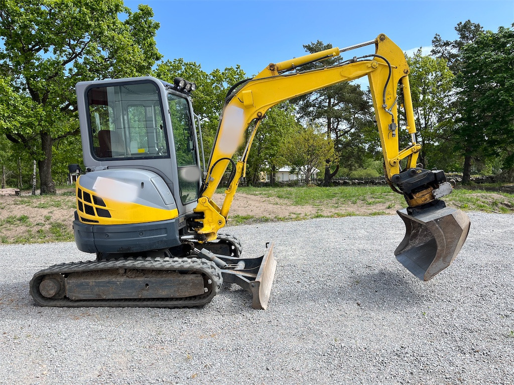 New Holland E35 2 C - Мини-экскаватор: фото 4 New Holland E35 2 C - Мини-экскаватор: фото 4