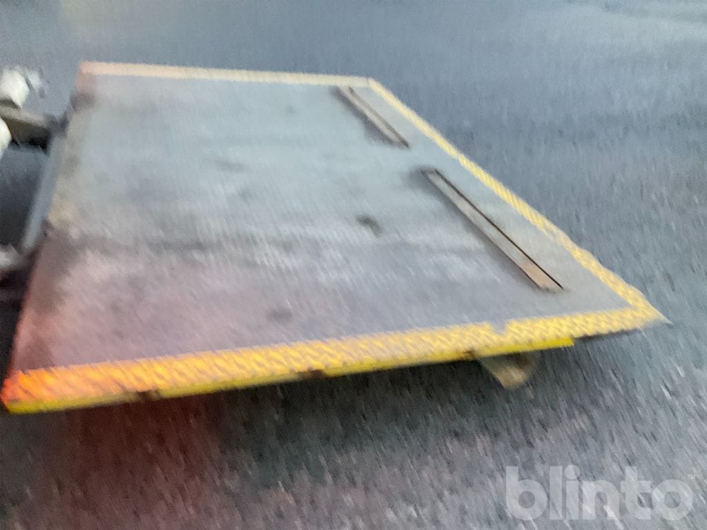 Грузовик с закрытым кузовом SCANIA R450LB6X2*4MNB: фото 16