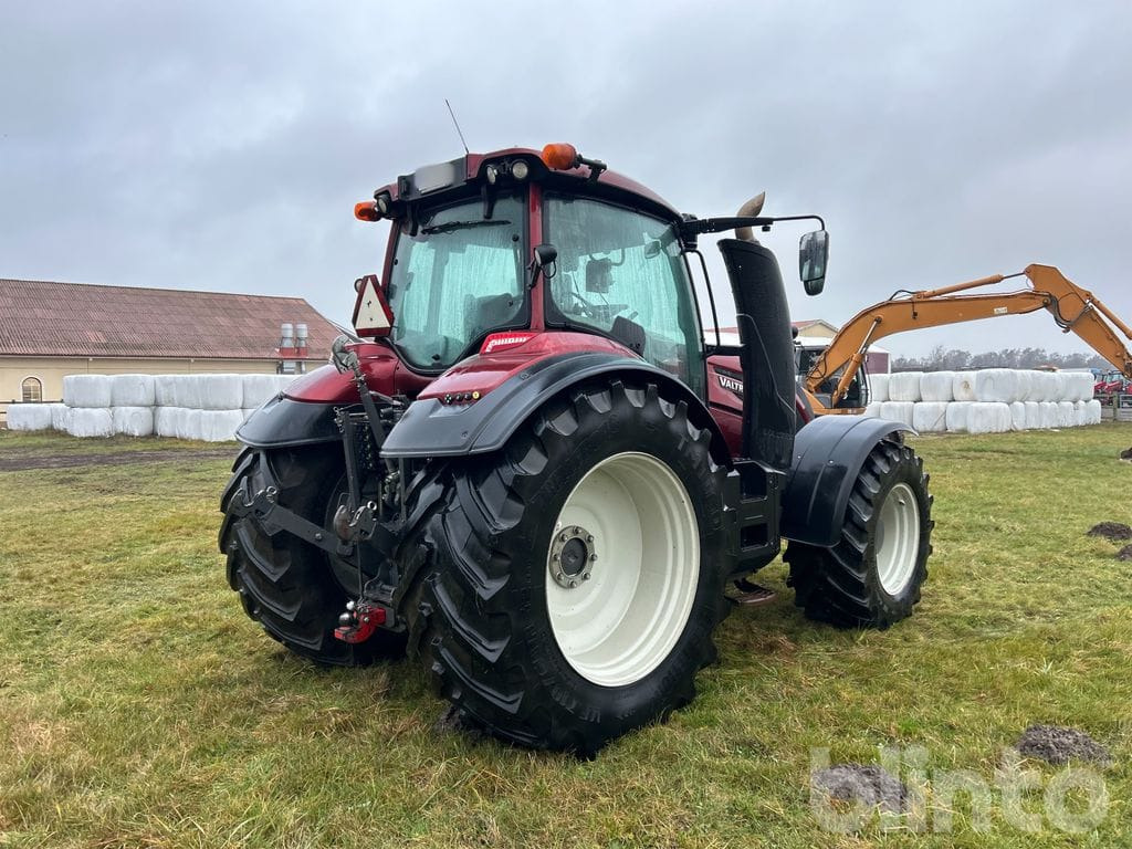 VALTRA T234 Versu - Frontlyft & PTO - Трактор: фото 5 VALTRA T234 Versu - Frontlyft & PTO - Трактор: фото 5