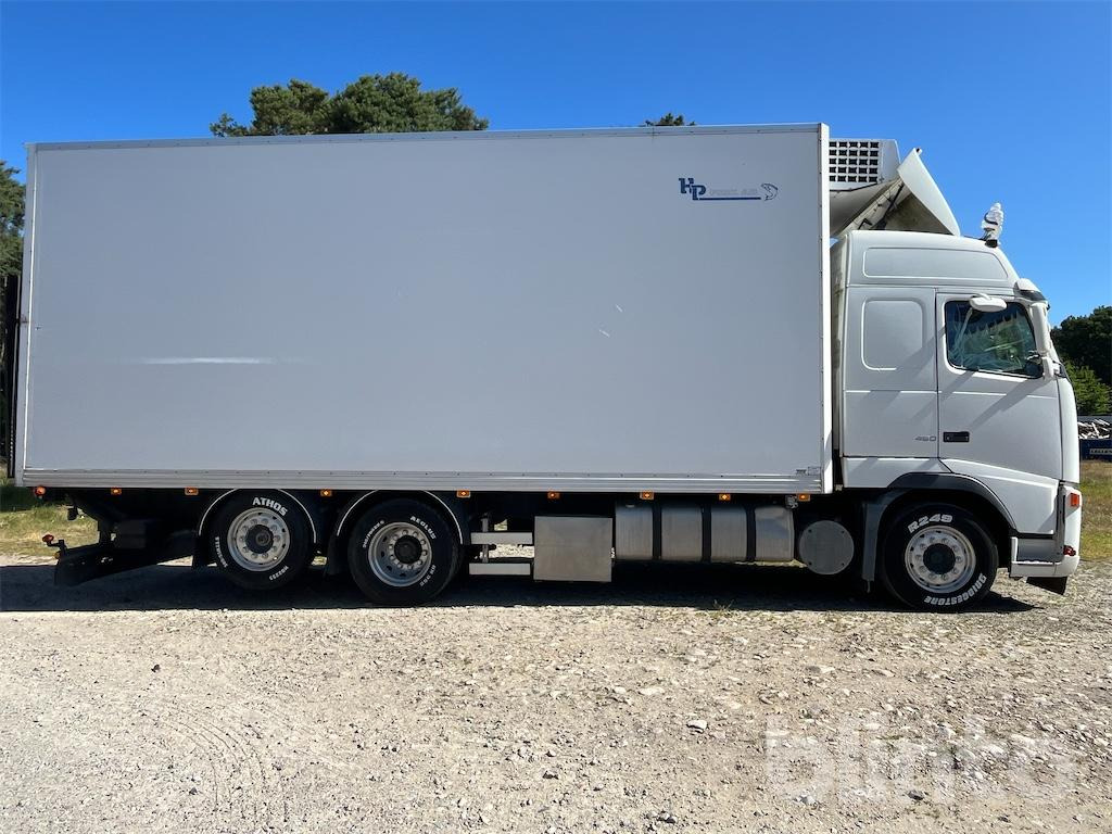 VOLVO FH12 6X2 - Рефрижератор: фото 4 VOLVO FH12 6X2 - Рефрижератор: фото 4