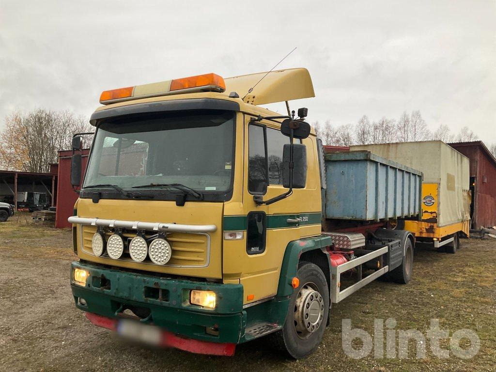 VOLVO FL6 E - Крюковой мультилифт: фото 5 VOLVO FL6 E - Крюковой мультилифт: фото 5