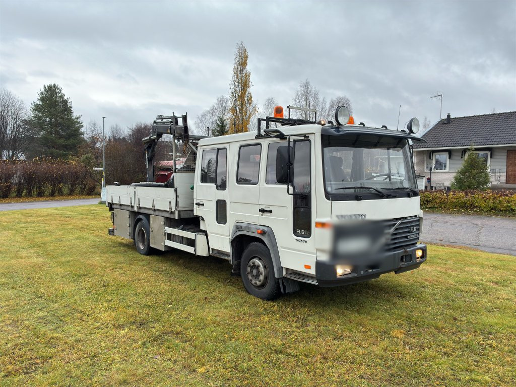 VOLVO FL611 4X2 - Грузовик бортовой/ Платформа, Автоманипулятор: фото 3 VOLVO FL611 4X2 - Грузовик бортовой/ Платформа, Автоманипулятор: фото 3