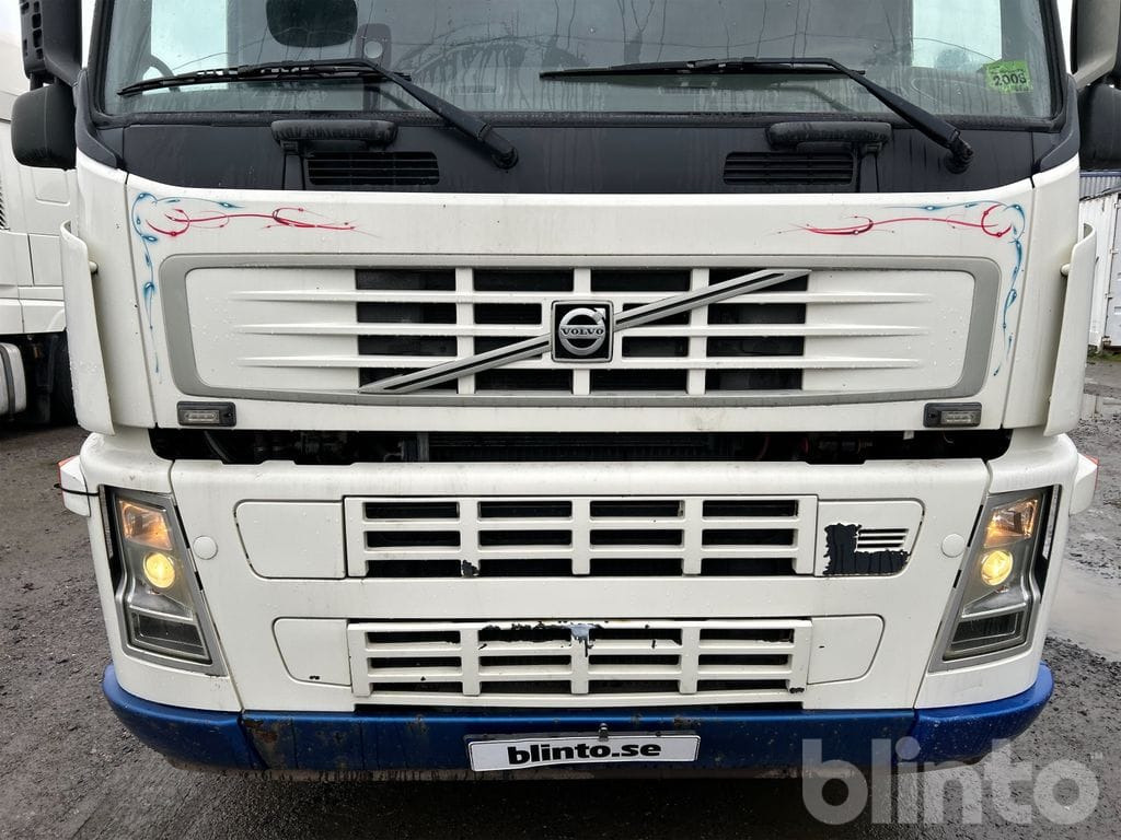 VOLVO FM 400 6X2 - Крюковой мультилифт: фото 3 VOLVO FM 400 6X2 - Крюковой мультилифт: фото 3