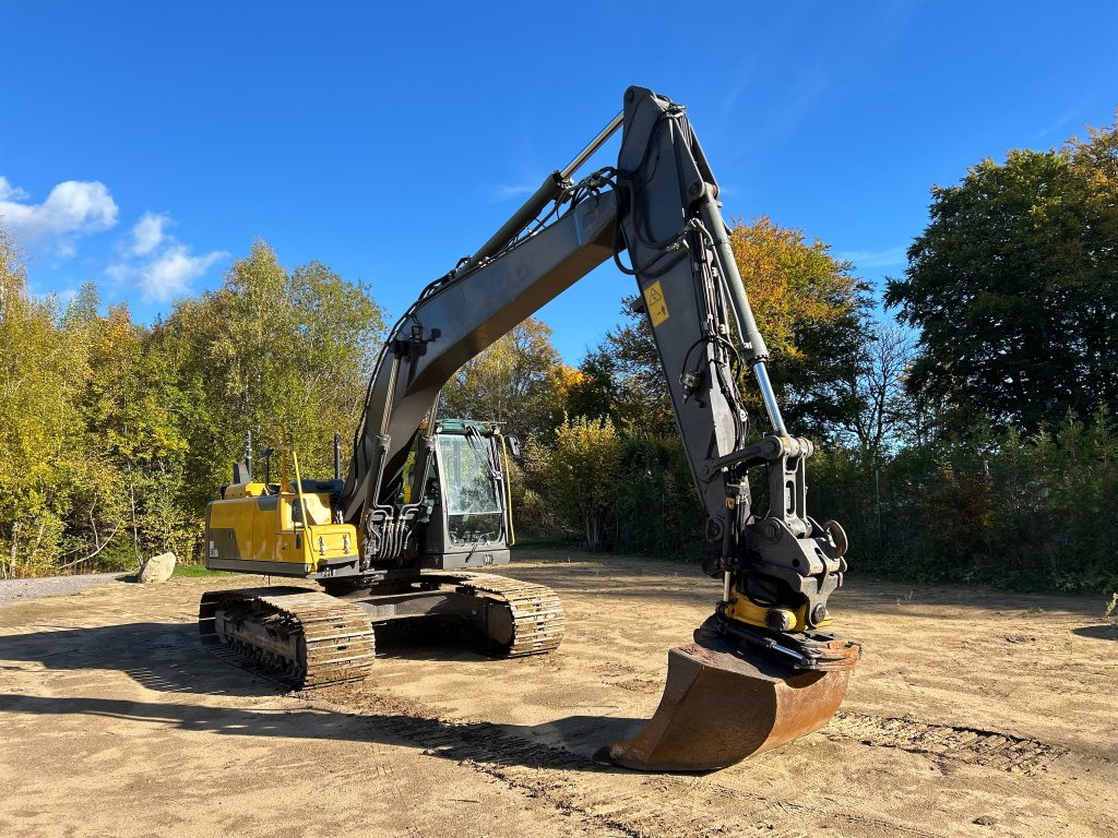 Volvo EC 220DL - Гусеничный экскаватор: фото 3 Volvo EC 220DL - Гусеничный экскаватор: фото 3