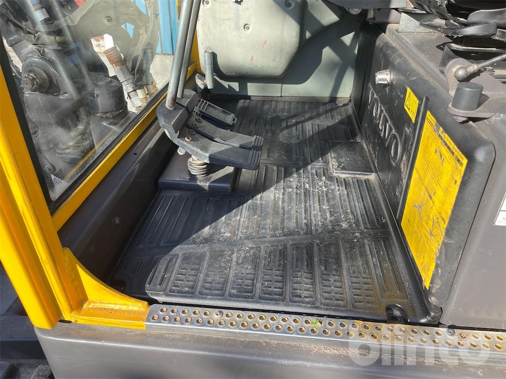 Гусеничный экскаватор Volvo EC25: фото 45