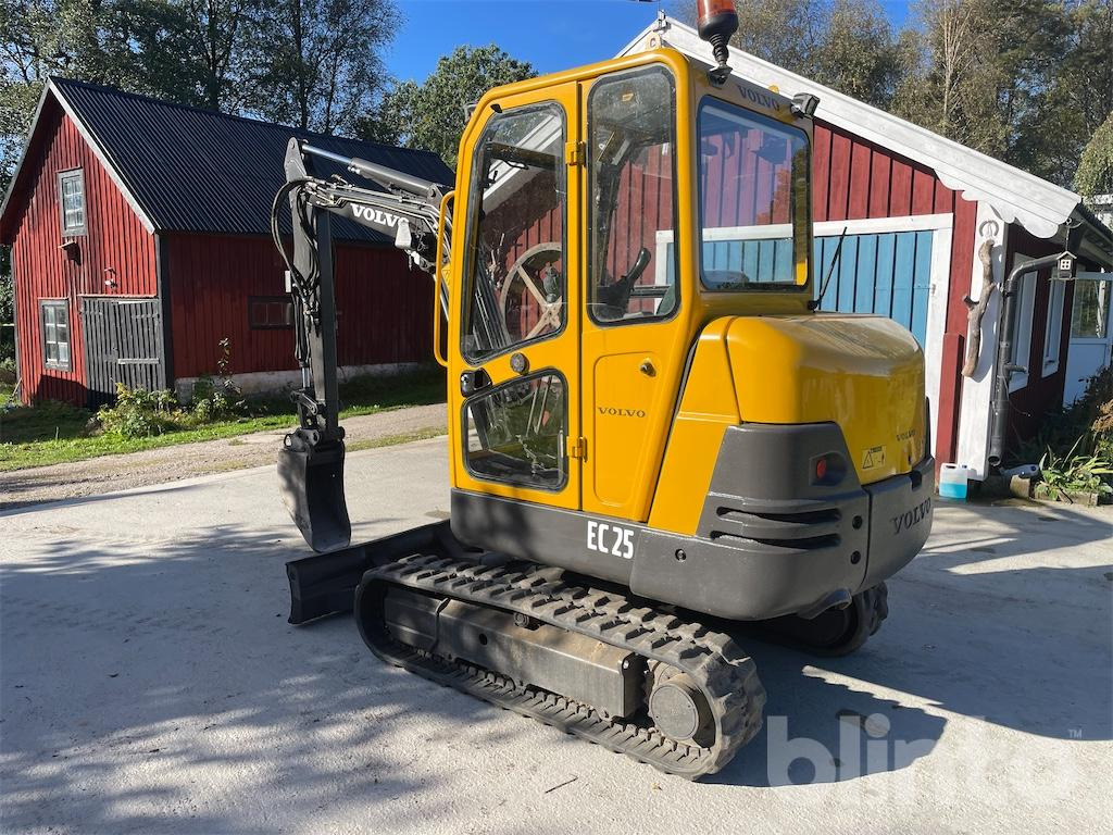 Volvo EC25 - Гусеничный экскаватор: фото 4 Volvo EC25 - Гусеничный экскаватор: фото 4