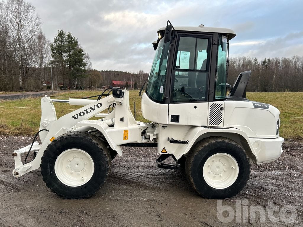 Volvo L30G - Колёсный погрузчик: фото 4 Volvo L30G - Колёсный погрузчик: фото 4