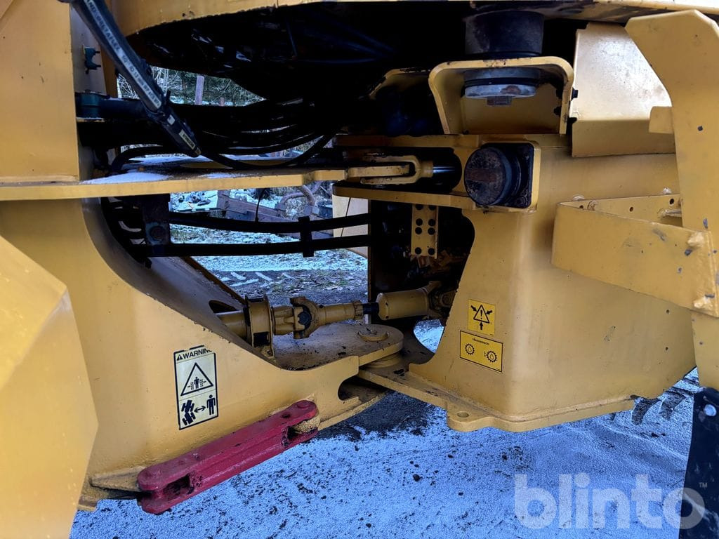 Колёсный погрузчик Volvo L50D: фото 7