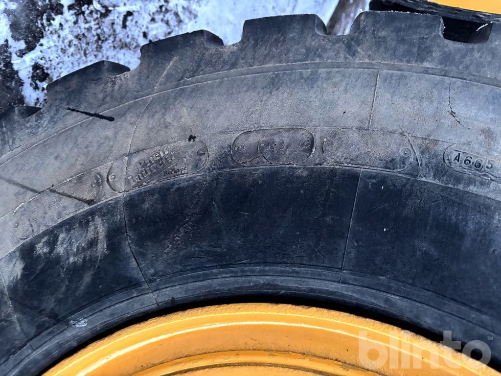 Колёсный погрузчик Volvo L50D: фото 24