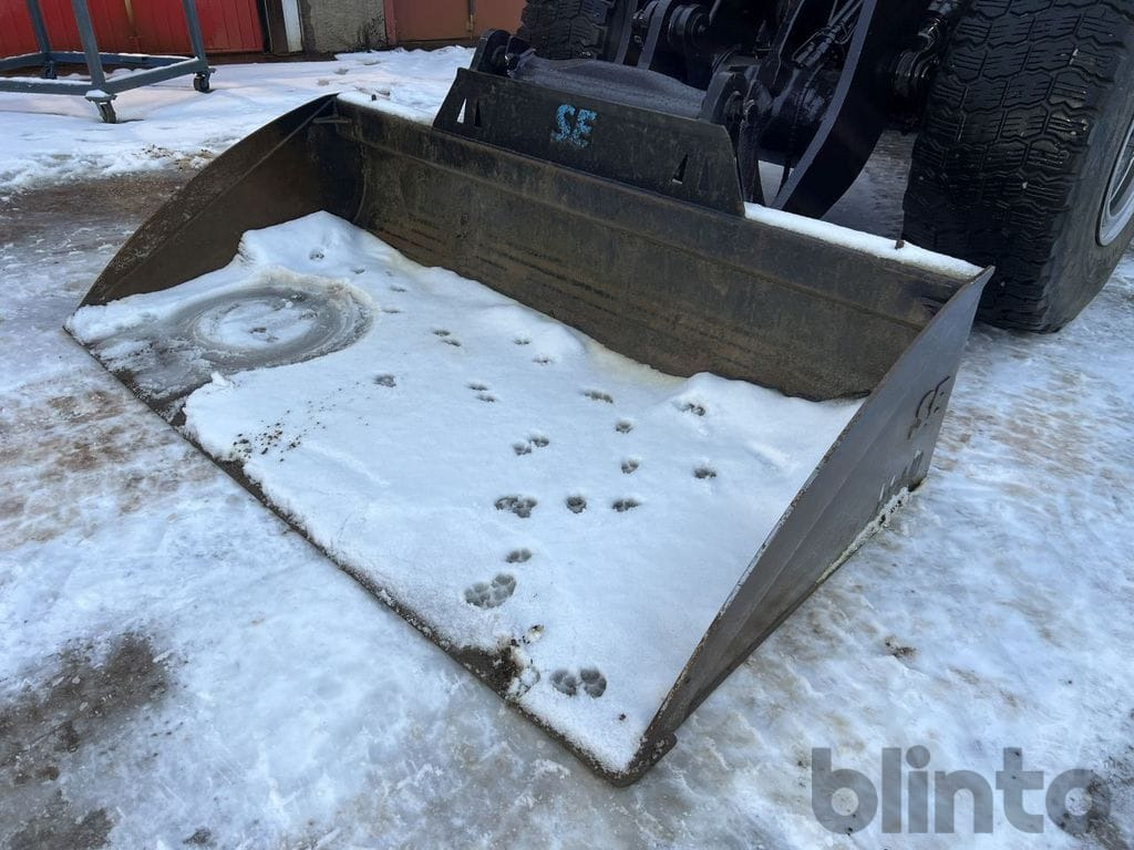 Колёсный погрузчик Volvo L90F: фото 43