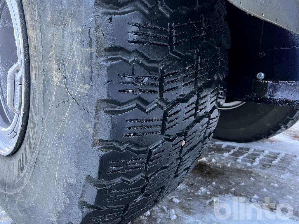 Колёсный погрузчик Volvo L90F: фото 37