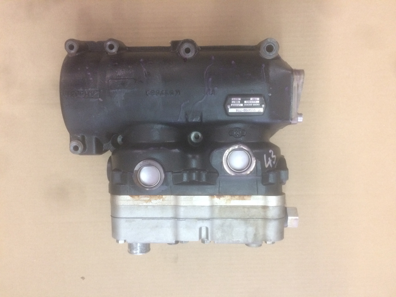 COMPRESSORE ARIA BICILINDRICO SENZA PRESA DI FORZA MAN / KNORR - Воздушный компрессор: фото 3 COMPRESSORE ARIA BICILINDRICO SENZA PRESA DI FORZA MAN / KNORR - Воздушный компрессор: фото 3