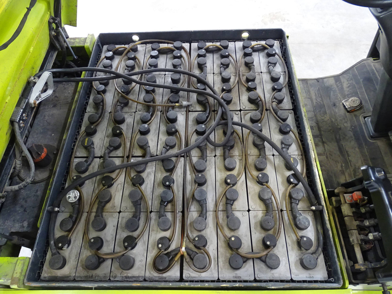 Clark GEX30 - Электропогрузчик: фото 4 Clark GEX30 - Электропогрузчик: фото 4