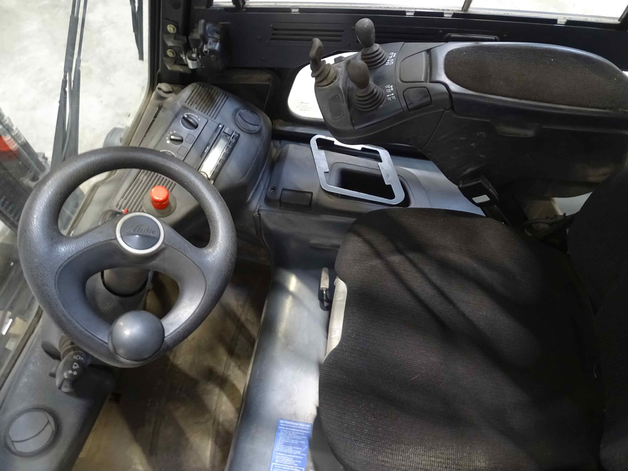 Linde E30 - Электропогрузчик: фото 3 Linde E30 - Электропогрузчик: фото 3