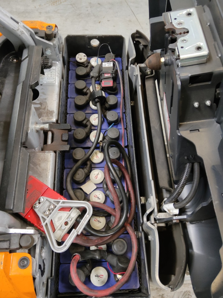 Still LTX50 - Складской тягач: фото 4 Still LTX50 - Складской тягач: фото 4