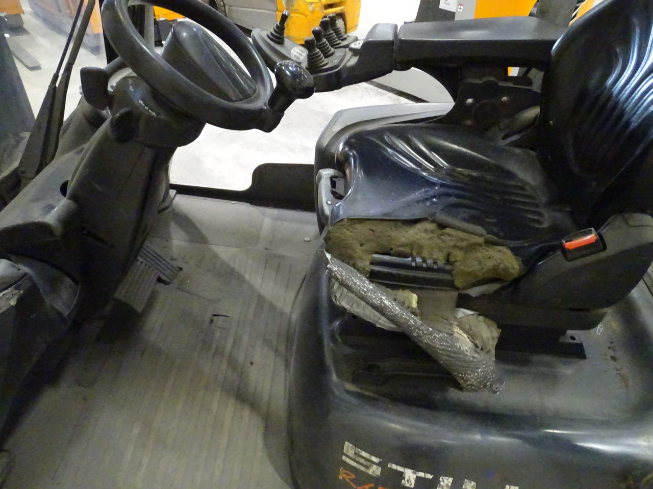 Still RX70-40 - Дизельный погрузчик: фото 3 Still RX70-40 - Дизельный погрузчик: фото 3