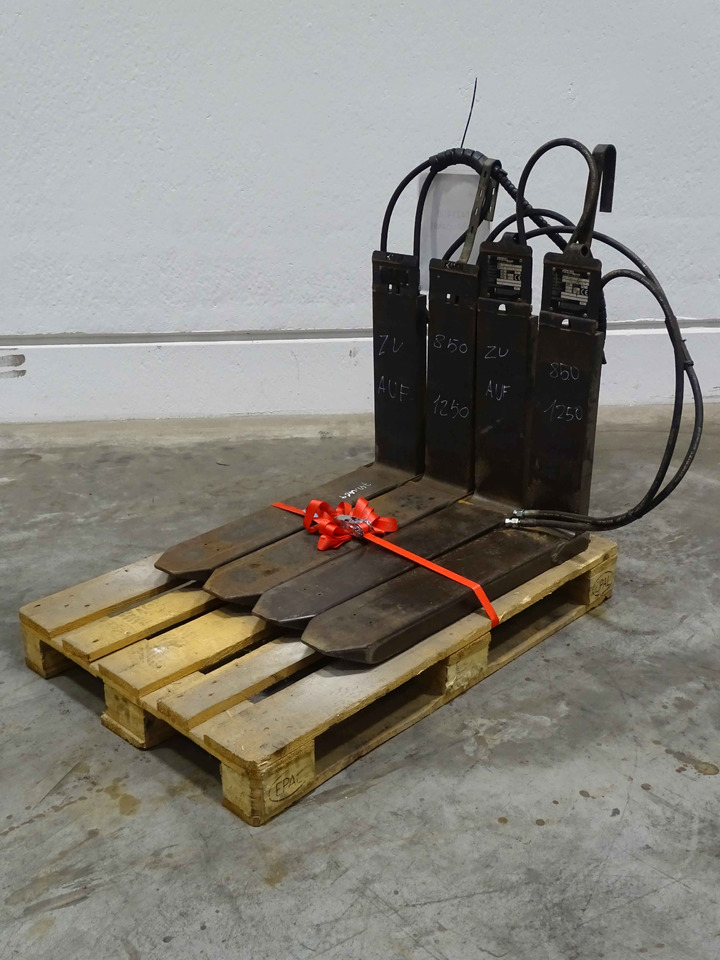 Weitere 2XANBAUGERÄTE - Вилы: фото 1 Weitere 2XANBAUGERÄTE - Вилы: фото 1