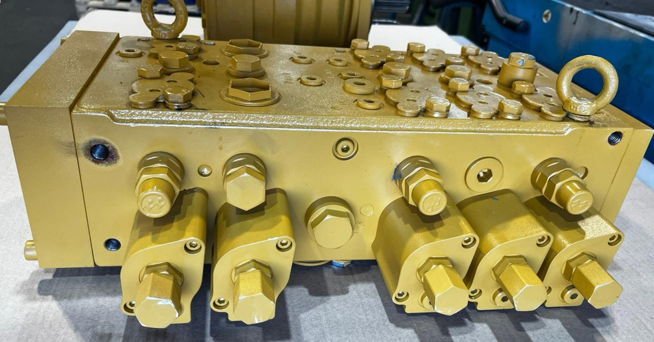 CATERPILLAR 194-7848 Valve GP-Main Control – Genuine Caterpillar Hydraulic Control Valve - Клапан для Колёсных экскаваторов: фото 1 CATERPILLAR 194-7848 Valve GP-Main Control – Genuine Caterpillar Hydraulic Control Valve - Клапан для Колёсных экскаваторов: фото 1