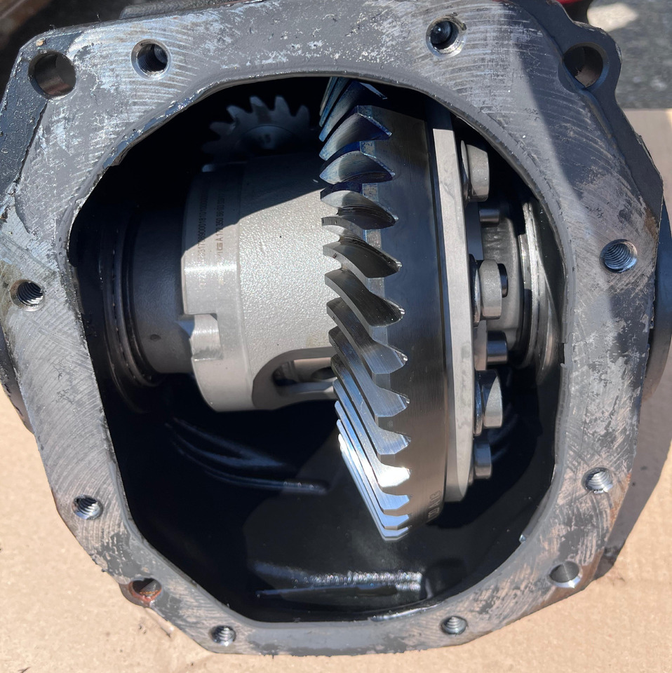 MERCEDES-BENZ E-Class Rear Differential W213 A2133503808 - Дифференциал: фото 2 MERCEDES-BENZ E-Class Rear Differential W213 A2133503808 - Дифференциал: фото 2