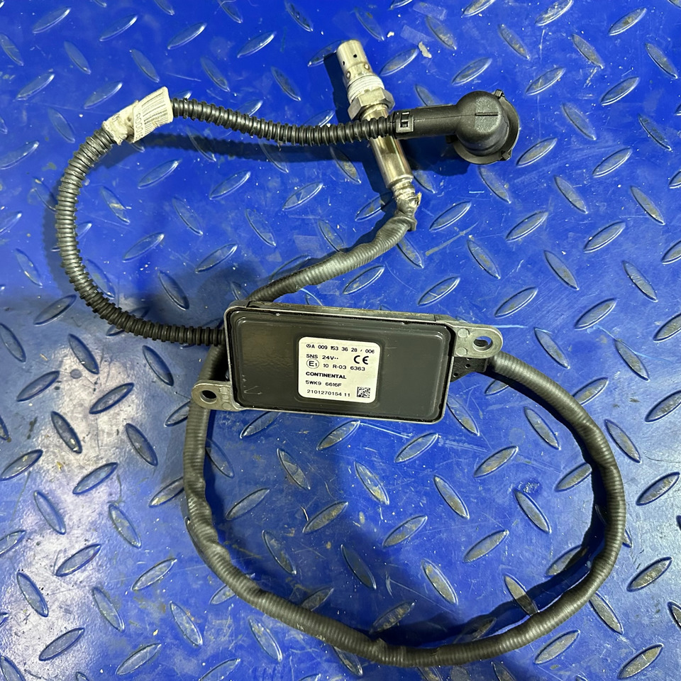 MERCEDES-BENZ Truck Bus NOX Sensor A0091533628 - Глушитель/ Выхлопная система для Грузовиков: фото 2 MERCEDES-BENZ Truck Bus NOX Sensor A0091533628 - Глушитель/ Выхлопная система для Грузовиков: фото 2