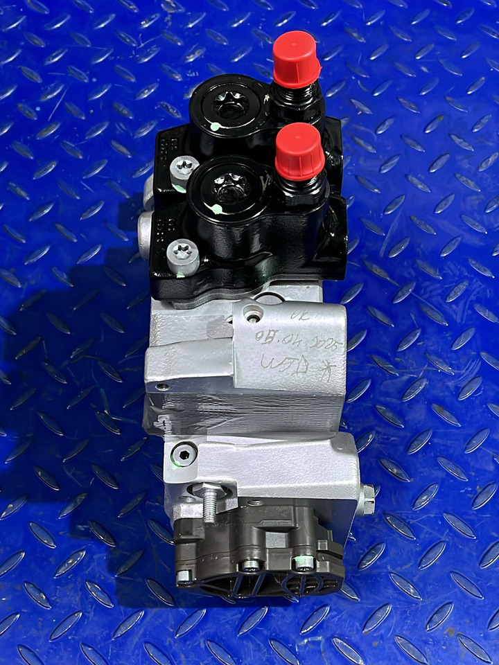 Mercedes Actros MP4 Injection Pump A4700902150 Euro 6 - Топливный насос: фото 4 Mercedes Actros MP4 Injection Pump A4700902150 Euro 6 - Топливный насос: фото 4