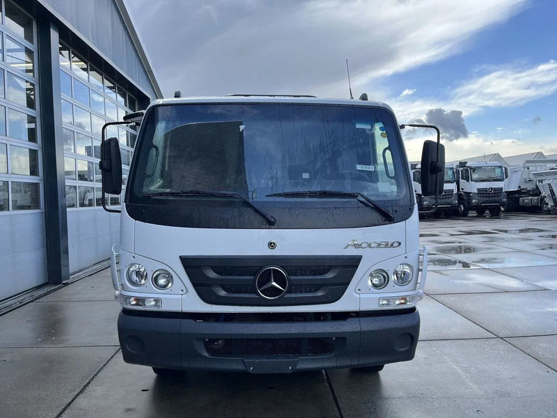 Mercedes-Benz Accelo 815 4x2 Garbage Compactor (2 units) Accelo 815 4x2 Garbage Compactor (2 units) - Мусоровоз: фото 4 Mercedes-Benz Accelo 815 4x2 Garbage Compactor (2 units) Accelo 815 4x2 Garbage Compactor (2 units) - Мусоровоз: фото 4
