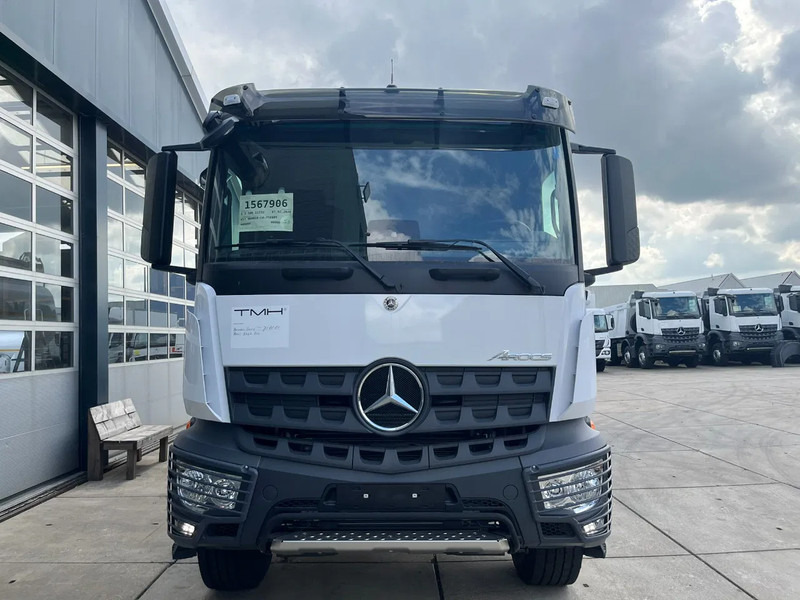 Mercedes-Benz Arocs 3340 6x4 Water Tank Truck - Грузовик-цистерна: фото 5 Mercedes-Benz Arocs 3340 6x4 Water Tank Truck - Грузовик-цистерна: фото 5