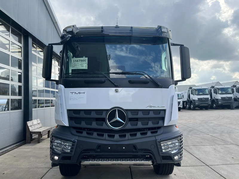 Mercedes-Benz Arocs 3340 6x6 Water Tank Truck - Грузовик-цистерна: фото 5 Mercedes-Benz Arocs 3340 6x6 Water Tank Truck - Грузовик-цистерна: фото 5