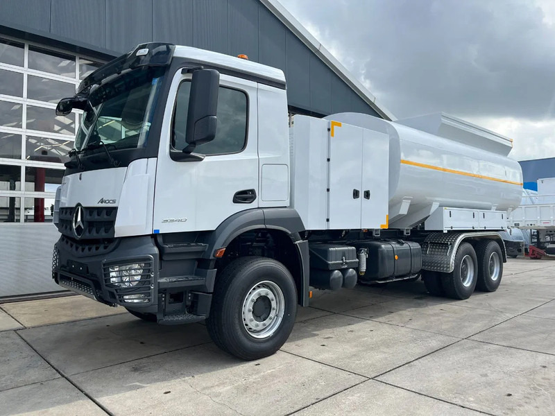 Mercedes-Benz Arocs 4040 6x6 Water Tank Truck - Грузовик-цистерна: фото 1 Mercedes-Benz Arocs 4040 6x6 Water Tank Truck - Грузовик-цистерна: фото 1