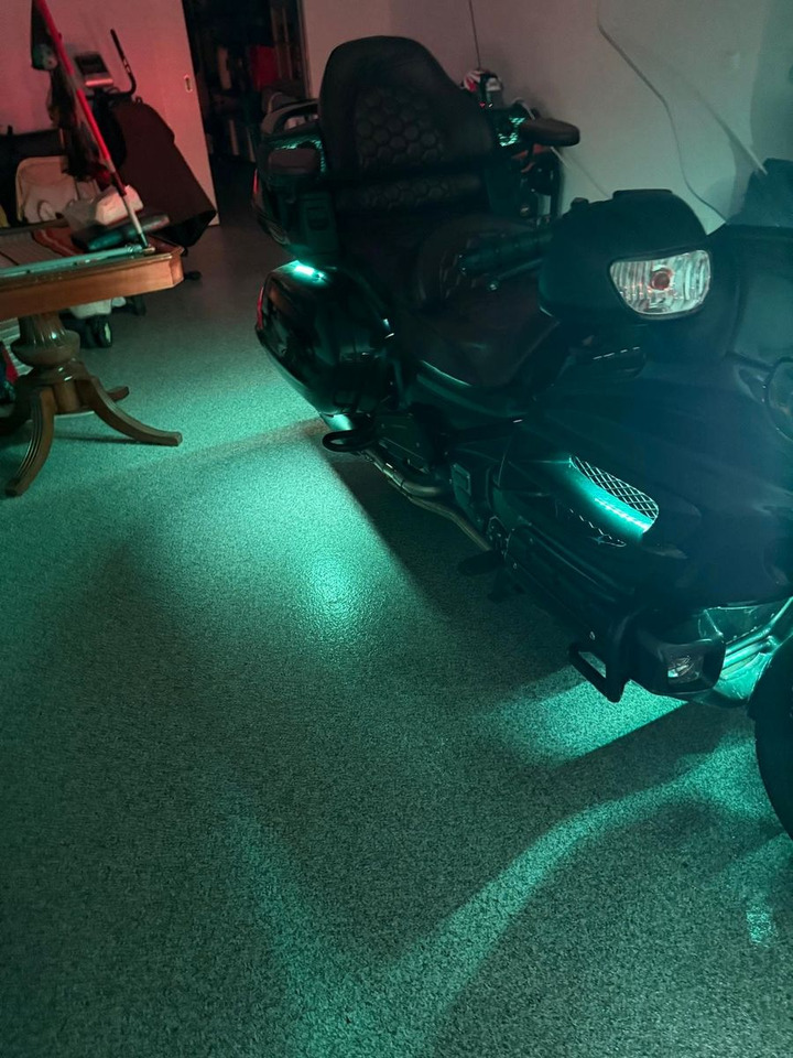 Мотоцикл Honda GL1800 SC47*Krossline*Audio*Wilbers*SR Racing: фото 12 Мотоцикл Honda GL1800 SC47*Krossline*Audio*Wilbers*SR Racing: фото 12