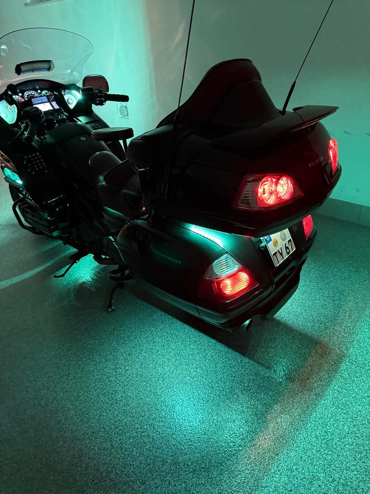 Мотоцикл Honda GL1800 SC47*Krossline*Audio*Wilbers*SR Racing: фото 10 Мотоцикл Honda GL1800 SC47*Krossline*Audio*Wilbers*SR Racing: фото 10