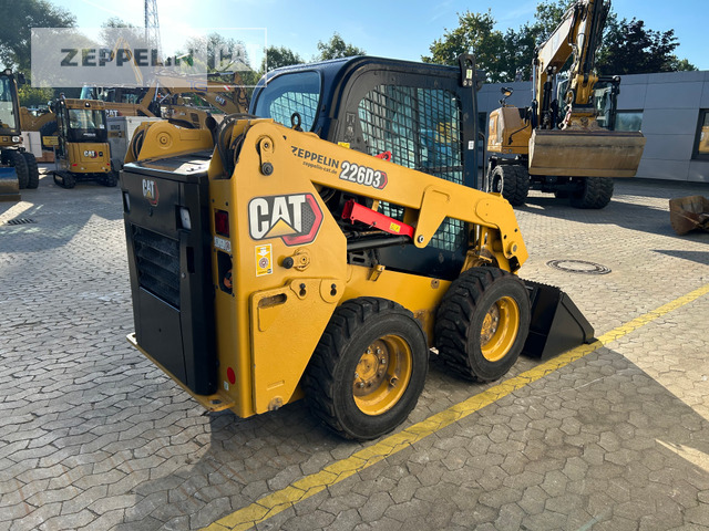 Cat 226D - Мини-погрузчик с бортовым поворотом: фото 3 Cat 226D - Мини-погрузчик с бортовым поворотом: фото 3
