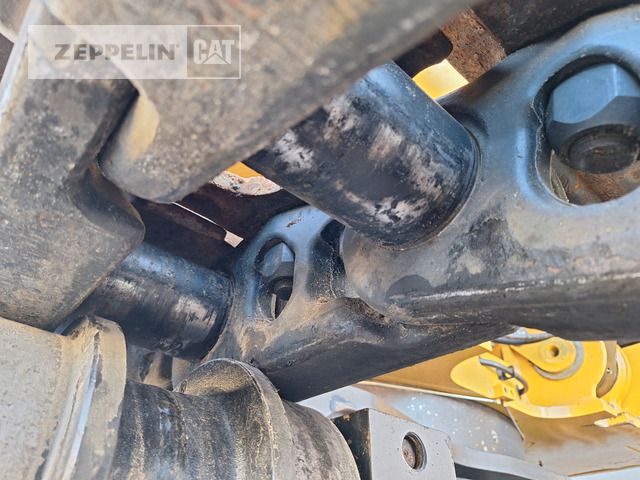 Гусеничный экскаватор Cat 390FL: фото 16